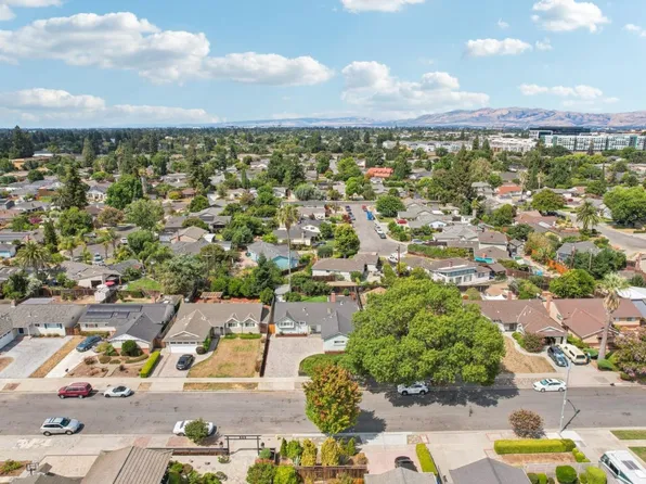 3357 Lindenoaks Dr, San Jose, CA 95117