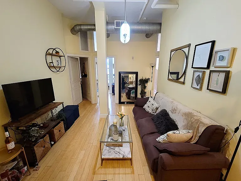 37 Temple Pl #404