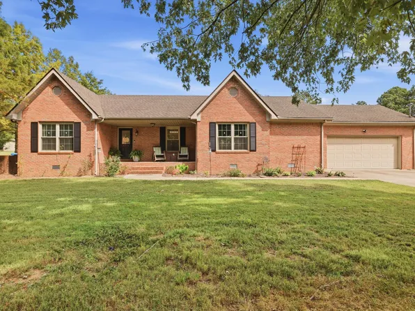 5970 Sandy Hill Dr, Paducah, KY 42003