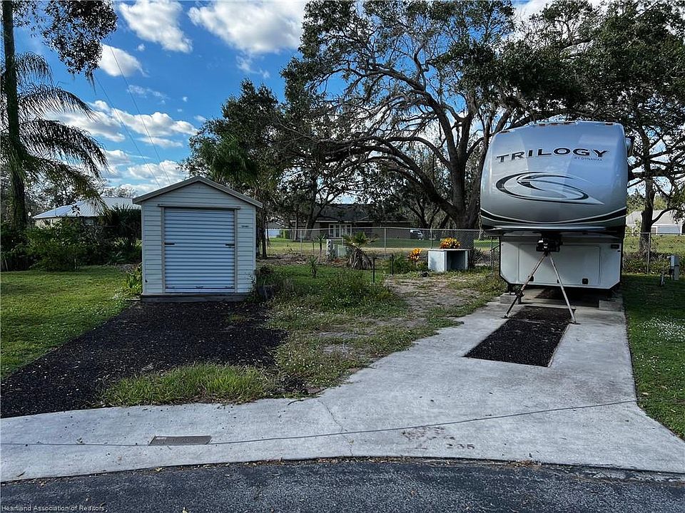 2nd image of 2972 Chip Cres
