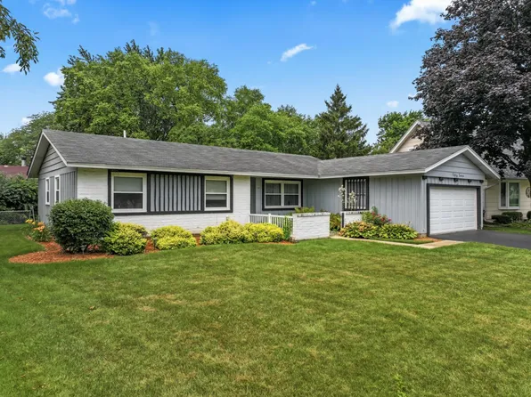 57 Kenilworth Ave, Elk Grove Village, IL 60007