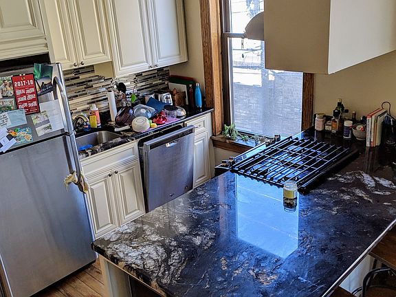 5th image of 1544 N Oakley Blvd #2