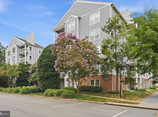 3176 Summit Square Dr #4-A2, Oakton, VA 22124