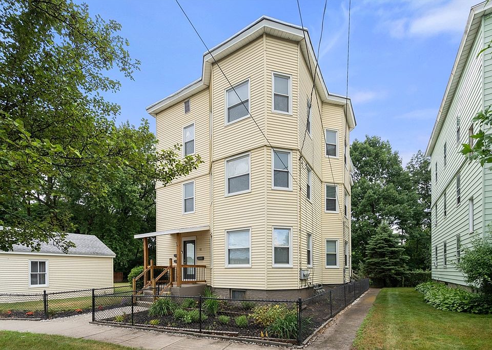 1st image of 10 Riverview Ter