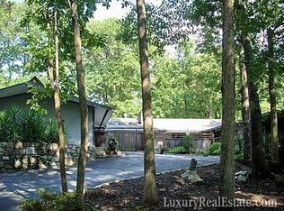 1510 W Wesley Rd NW, Atlanta, GA 30327