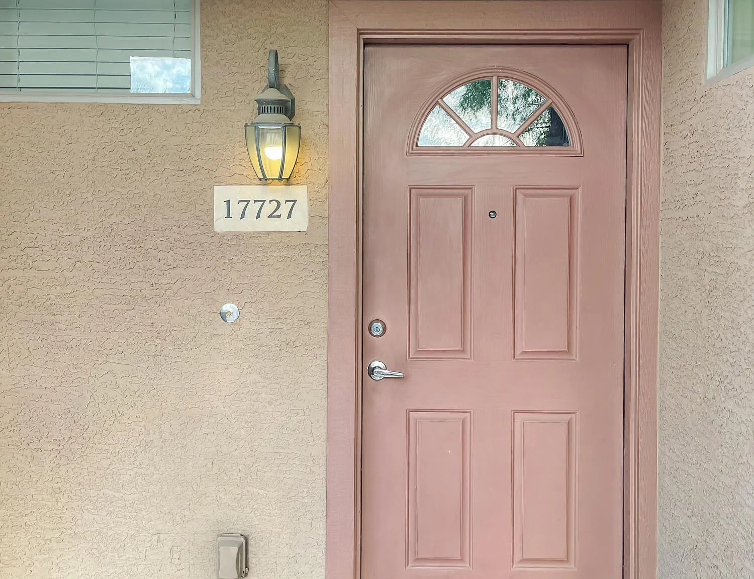 3 bed, 2.0 bath, 1301 sqft, $1,975 — Photo 2