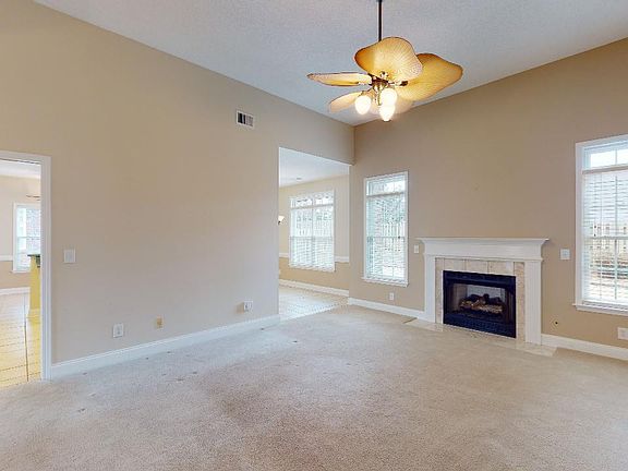 4th image of 747 Lanyon Ln