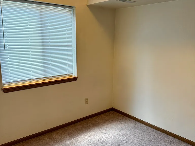 512 S Dubuque St #2 — Photo 13