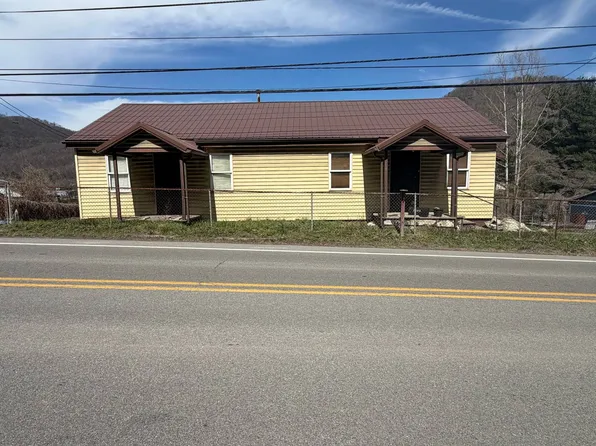 1408A Fayette Pike W, Montgomery, WV 25136