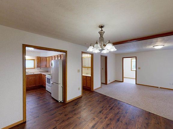 5th image of 621 Belmont Ave