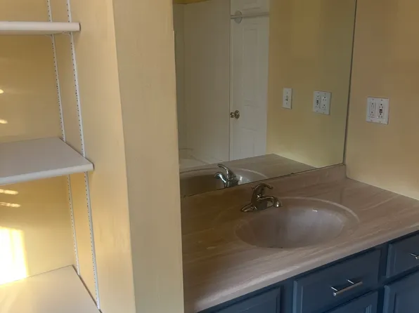 117 W Grand River Ave APT 1, Brighton, MI 48116