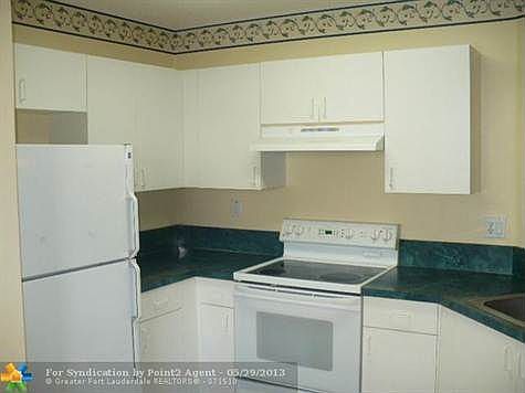 4th image of 1132 SW 44th Ter #3419