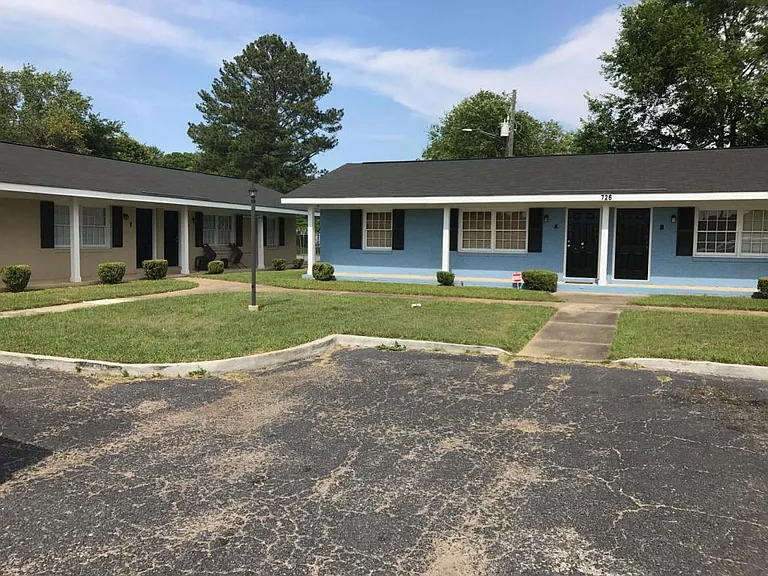 724 N Houston Rd — Photo 1