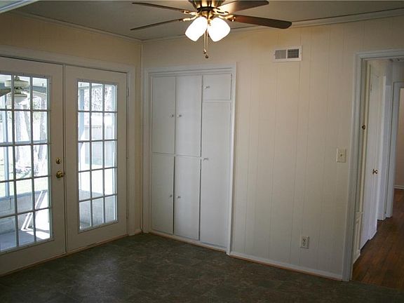 5th image of 336 Rogers Ave