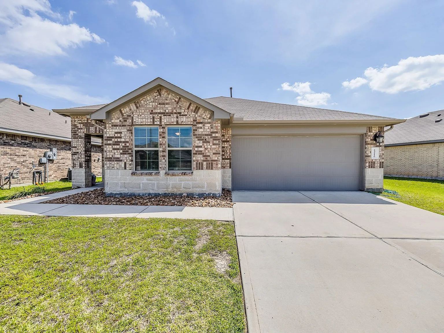 3 bed, 2.0 bath, 1580 sqft, $1,950 — Photo 1