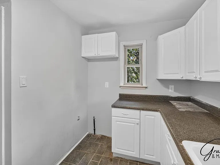 5911 Somerset Ave — Photo 9