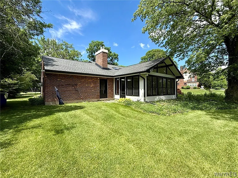 5125 Forest Rd — Photo 3
