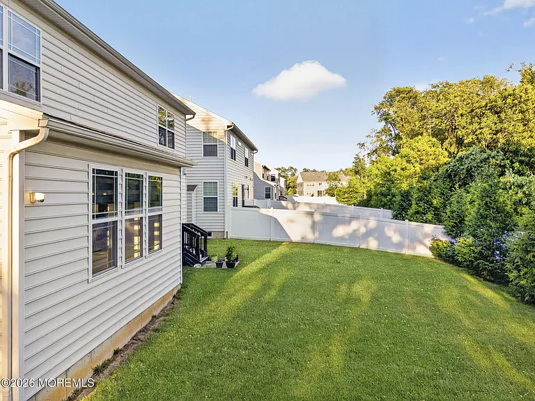 319 Tulip Ct — Photo 65