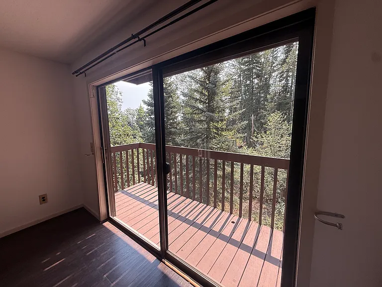 570 Upper Evergreen Dr — Photo 10