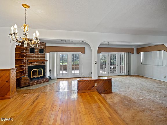 3rd image of 42 N Saint Andrews Dr