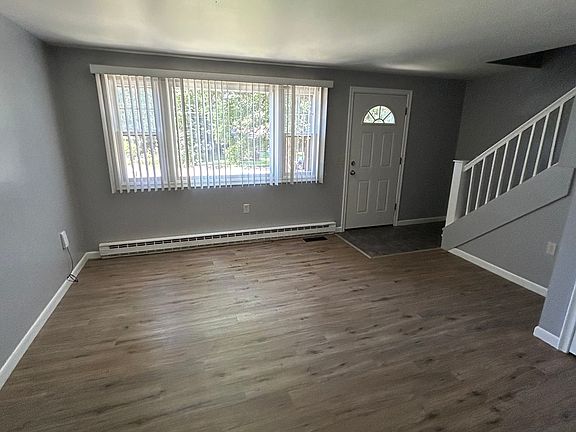 3rd image of 14 Woodburn Dr APT C