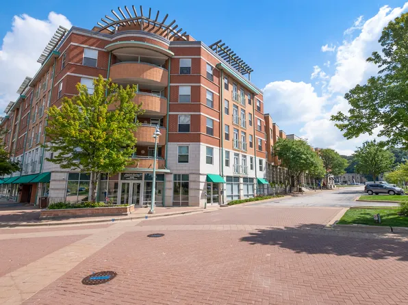 400 Village Cir Unit 308, Willow Springs, IL 60480