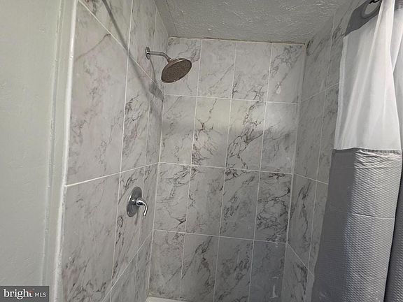 5th image of 110 Howard Ave