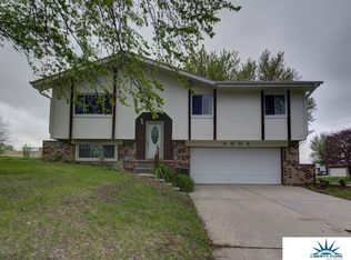 5004 Read St, Omaha, NE 68152