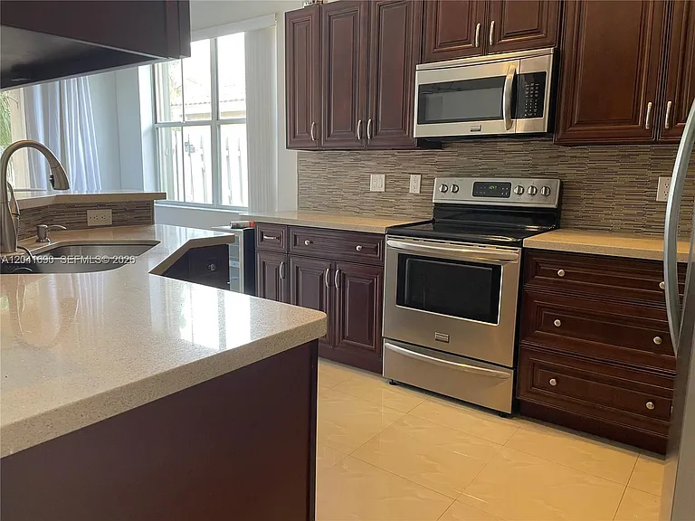 805 Falling Water Rd — Photo 9