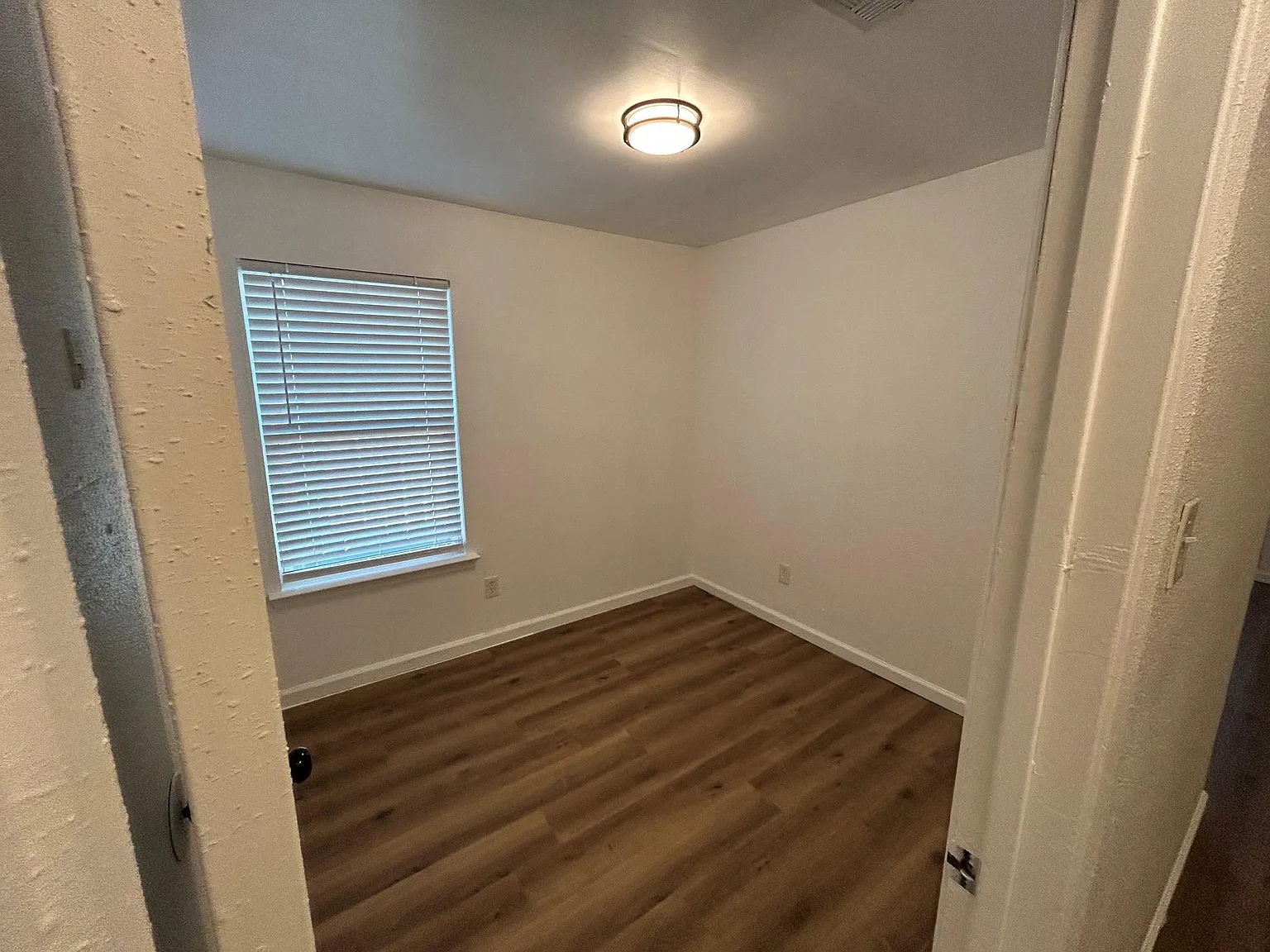4 bed, 1.5 bath, 1000 sqft, $1,750 — Photo 4
