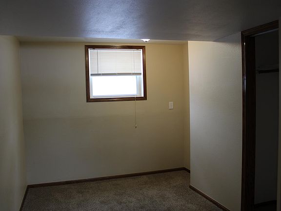 4th image of 2337 Yellowstone Ave