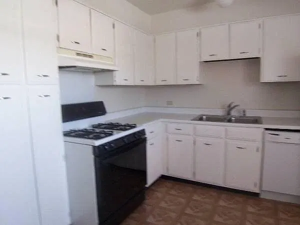 2 bed, 1.5 bath, 1300 sqft, $1,950 — Photo 4