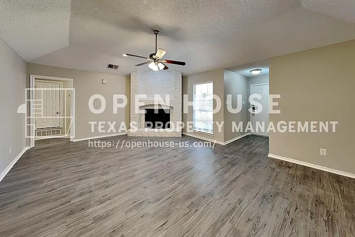 6880 Hickory Hollow Ln — Photo 3