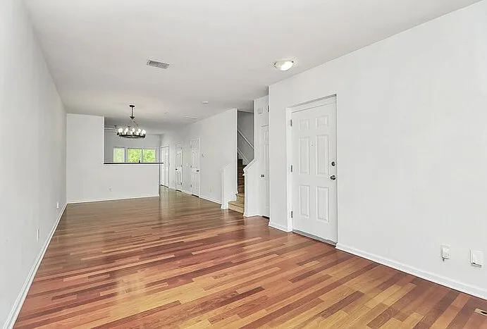 525 Donatello Ave #525 — Photo 5