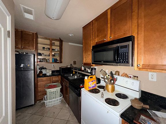 2nd image of 7178 N Fruit Ave APT 116
