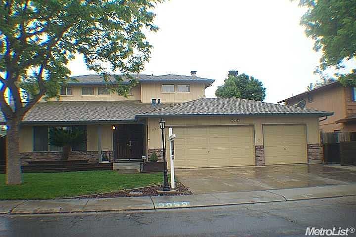 1st image of 3959 N Chatsworth Cir