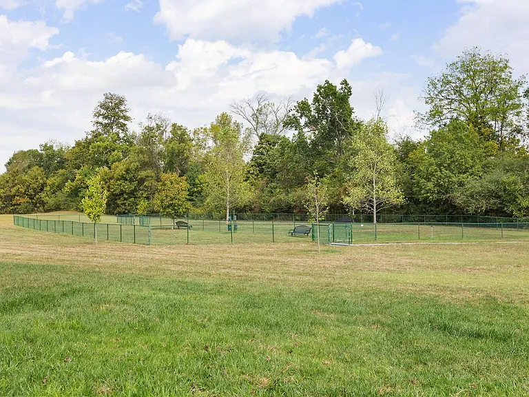 3334 Vinemont Dr — Photo 54