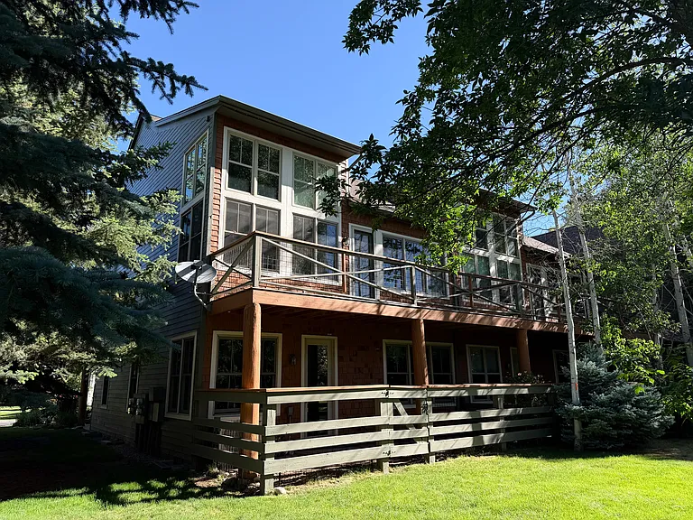 614 Evans Ct — Photo 2