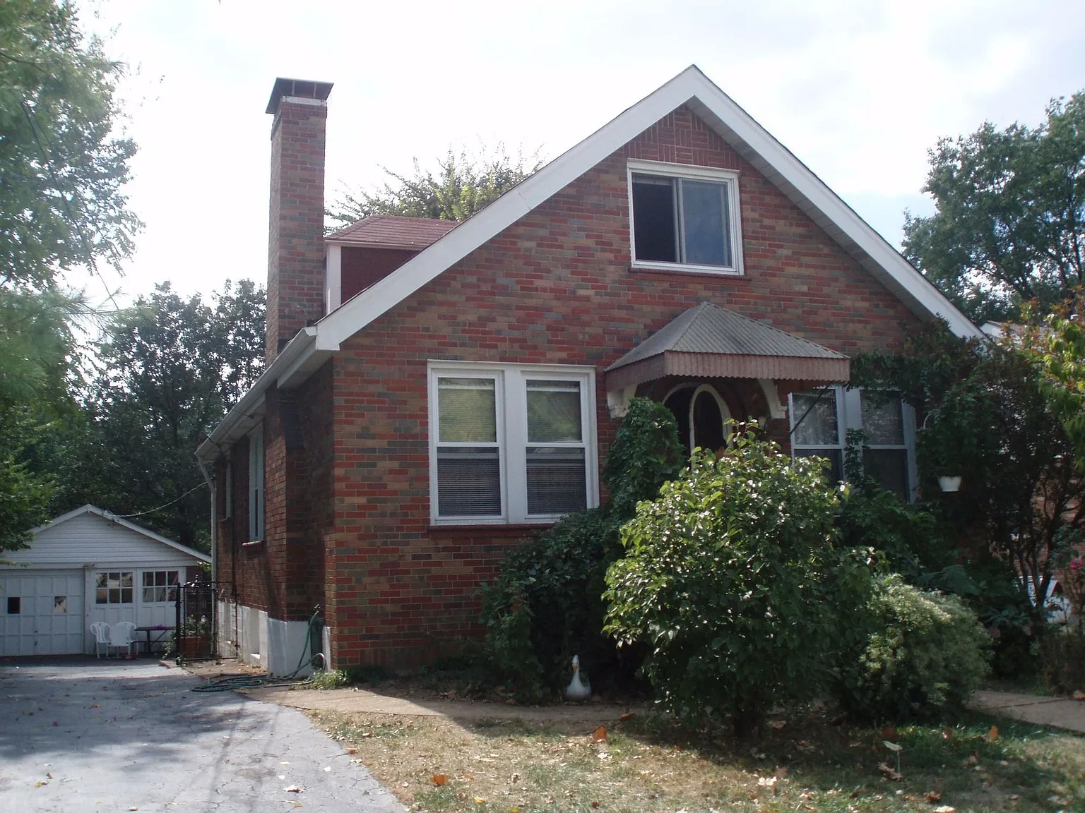 354 Hoffmeister Ave photo 1