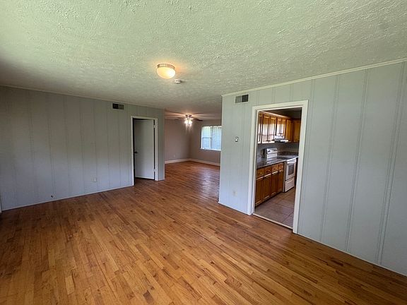 4th image of 3607 S Georgetown Dr