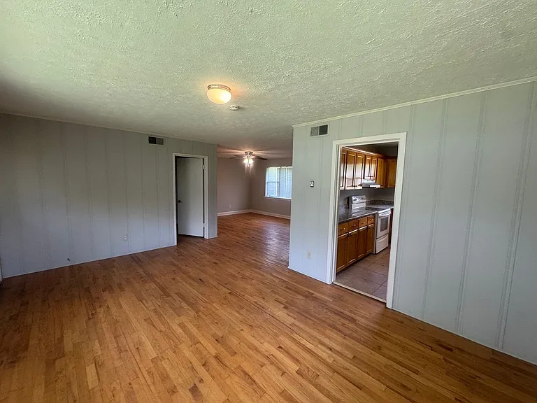 3607 S Georgetown Dr — Photo 4