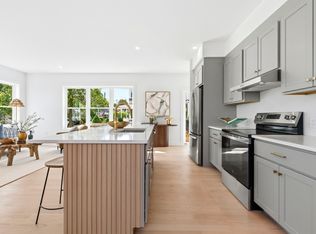 30 Emerald Rd, Nahant, MA 01908
