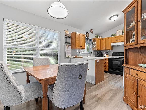 5th image of 1053 Wrigley Cir
