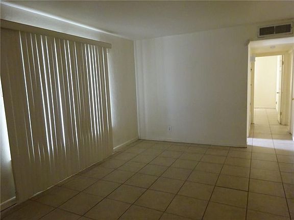 5th image of 1113 Hunter Dr