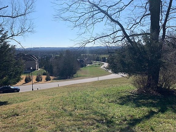 1.2+Acres asking $900K