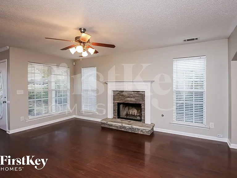 148 Red Hawk Dr — Photo 2