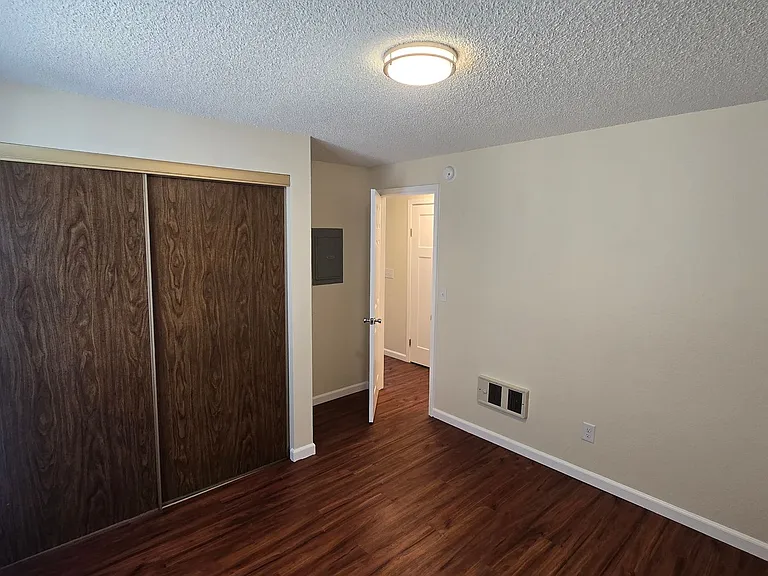 Whitman Park Apartments — Photo 20