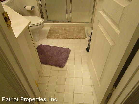5th image of 2204 Westcourt Ln APT 102