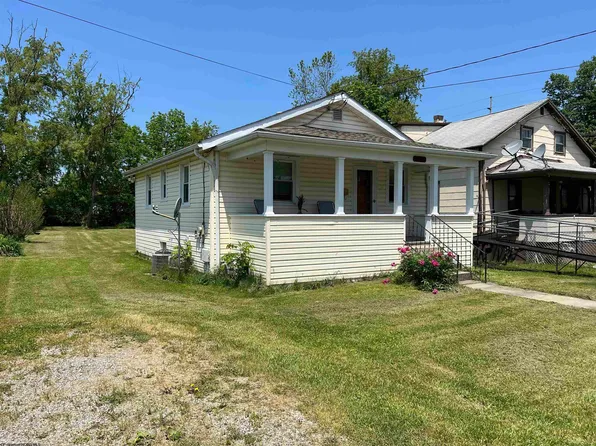 29 Dowell St, Elkins, WV 26241