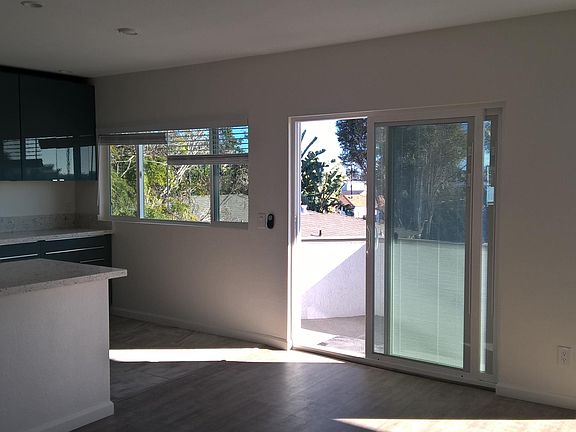 5th image of 836 Diamond St